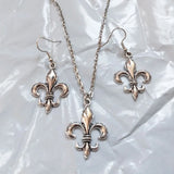 Lis Lily Flower Necklace Vintage Gothic