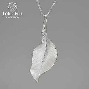 Vintage 18K Autumn Long Leaves Pendant Necklace for Women