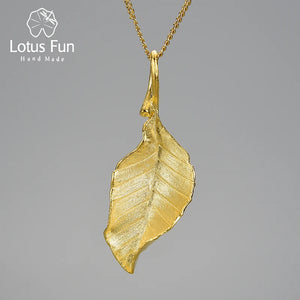 Vintage 18K Autumn Long Leaves Pendant Necklace for Women