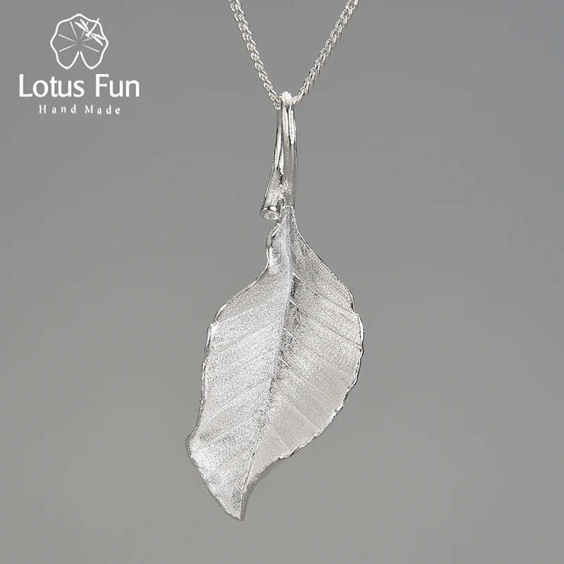 Vintage 18K Autumn Long Leaves Pendant Necklace for Women