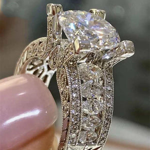 Zircon Inlaid Silver Wedding Ring for Women