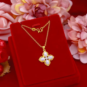 Green Emerald Chalcedony Necklace Pendant for Women