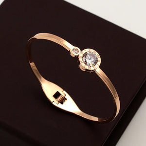 Roman Crystal Charm Bracelet Gold Hollow Numerals Bangle B023