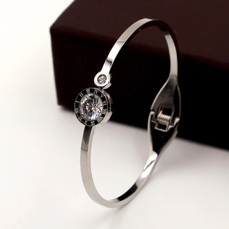 Roman Crystal Charm Bracelet Gold Hollow Numerals Bangle B023