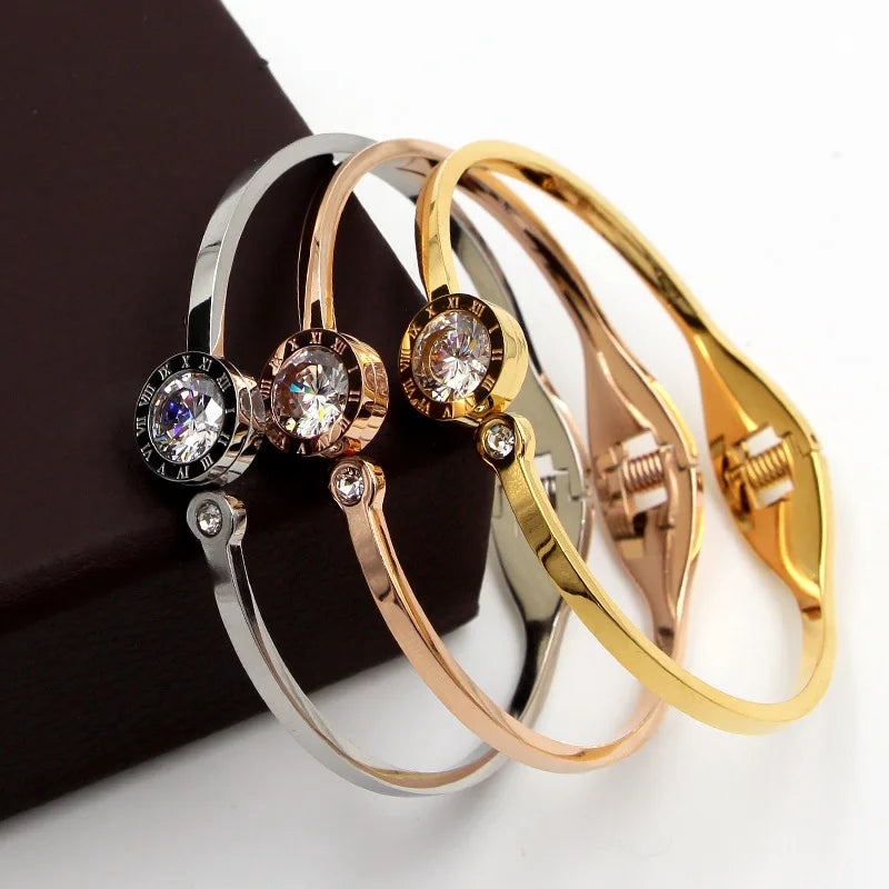 Roman Crystal Charm Bracelet Gold Hollow Numerals Bangle B023