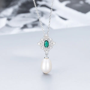 Freshwater Pearl Pendant Necklace with Cubic Zirconia Royal Chain
