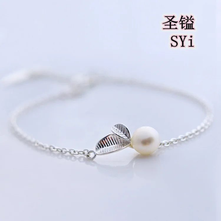 Mendittorosa Pearl Leaves Hand Chain Plating Freshness Jewelry Edition