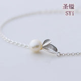 Mendittorosa Pearl Leaves Hand Chain Plating Freshness Jewelry Edition