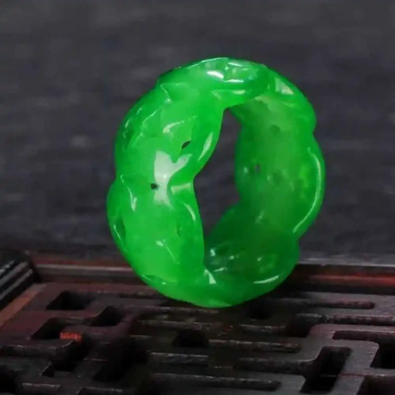 Green Jadeite Jade Ring Band Size 10 Halloween Party Ear Stud