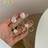 Metal Flower Pearl Earrings European American Style Stud Earrings