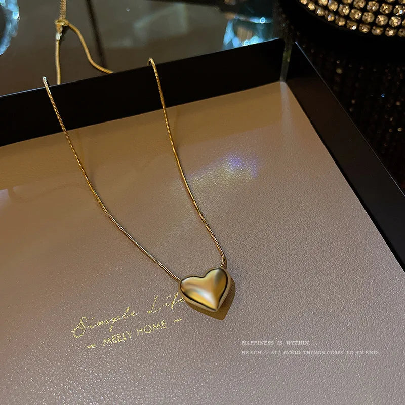 Metal Heart Necklace Female Ins Scenery Face Jewelry