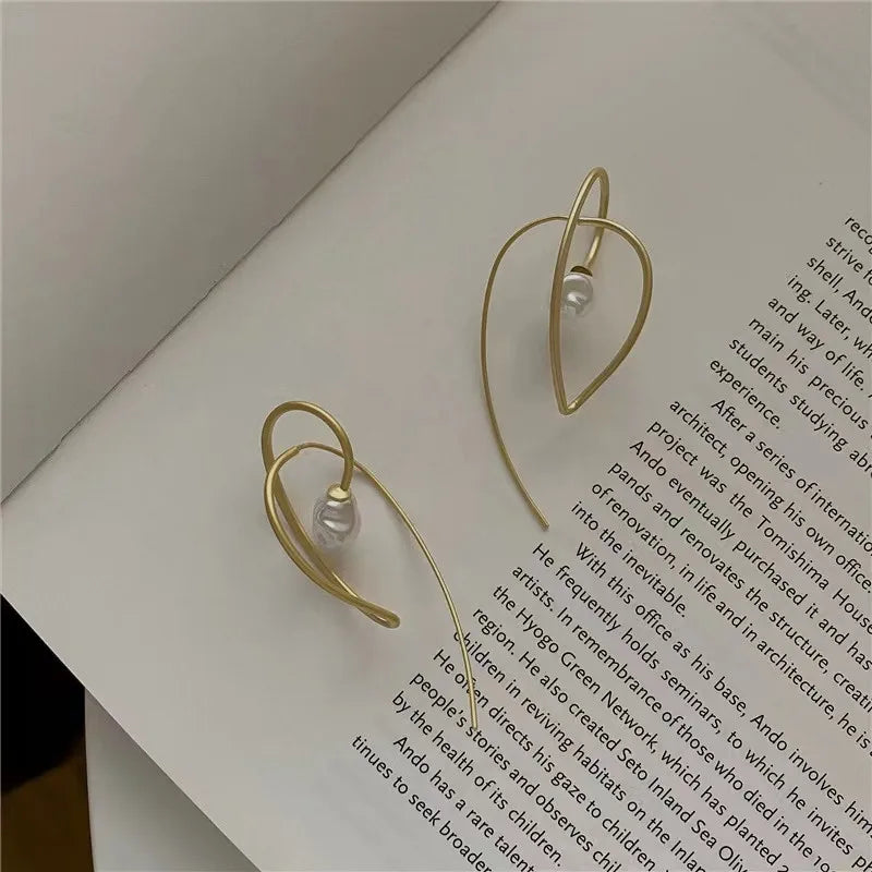 Metal Irregular Pearl Earrings European And American Style Personality