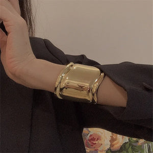 Metal Wave Asymmetry Openings Bracelet Temperament Exaggerated Wide Bracelet