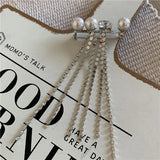 Metal diamond tassel suit pin with pearls