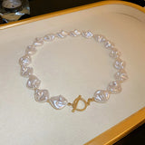 Exaggerated Baroque Faux Pearl Choker Necklace Golden Toggle Clasp Pendant