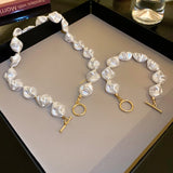 Exaggerated Baroque Faux Pearl Choker Necklace Golden Toggle Clasp Pendant