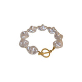 Exaggerated Baroque Faux Pearl Choker Necklace Golden Toggle Clasp Pendant