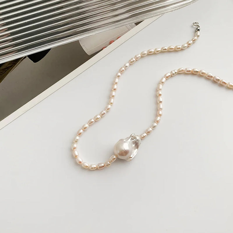 Retro Freshwater Pearl Chokers Necklace Baroque Pearls Beaded Pendant Jewelry