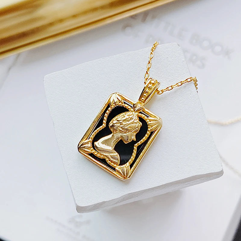 Natural Agate Necklace Vintage Queen Statue Gemstone Pendant