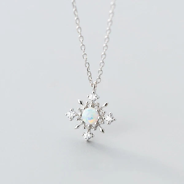 Luminous CZ Snowflake Silver Pendant Necklace for Women