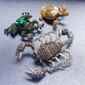Vintage Rhinestone Brooch Pin for Women Crystal Scarf Clip