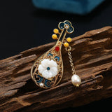Muylinda Vintage Flower Brooch with Pearls Pendant