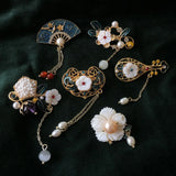 Muylinda Vintage Flower Brooch with Pearls Pendant