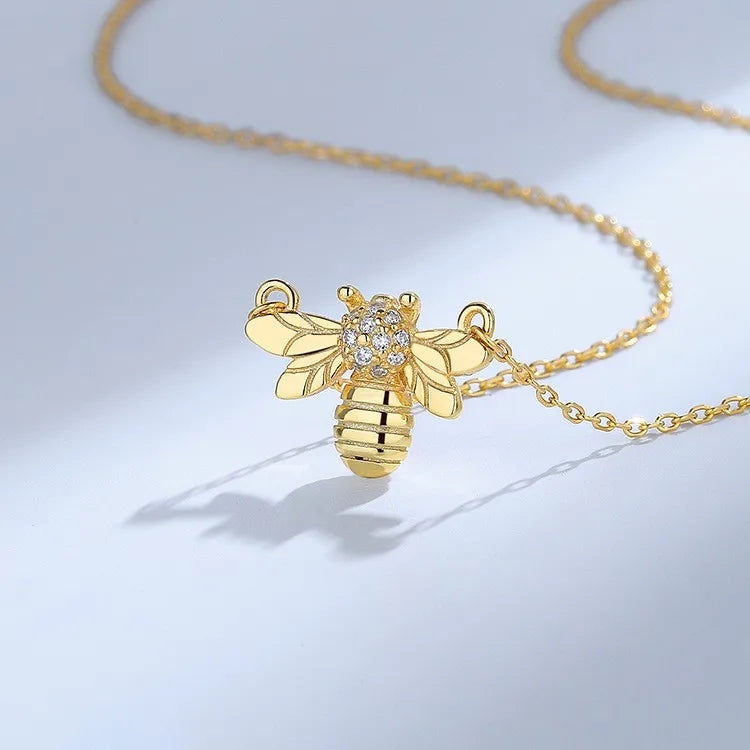 ZFSILVER S925 Sterling Silver Diamondset Honeybee Bee Necklace