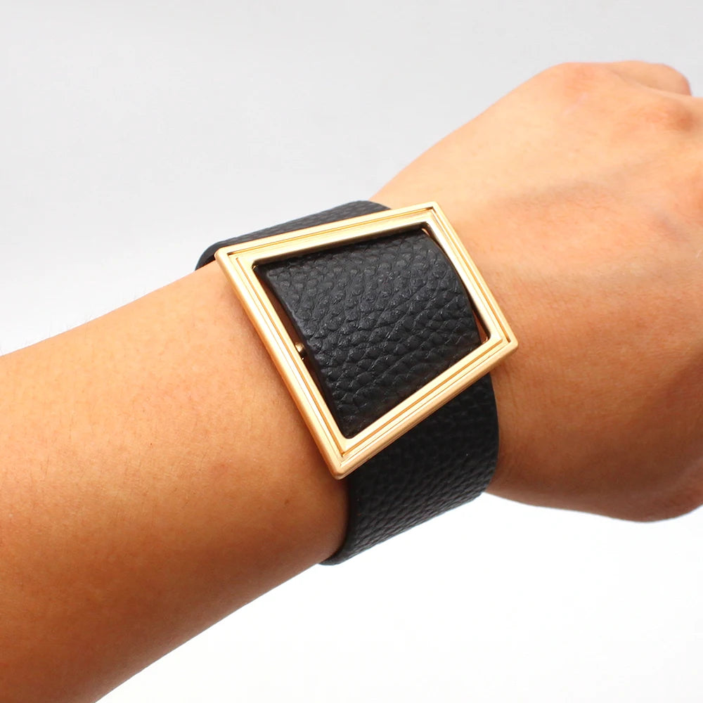 Women's Leather Bracelet 3 Colors Letter Decorative Clasp Bangles