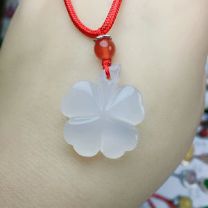 Natural Agate Clover Pendant Necklace Hand-carved Lucky Amulet Sweater Chain