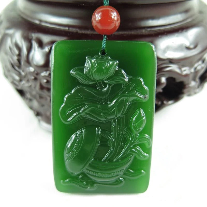 Green Stone Flower Pendant Necklace Lucky Jewelry