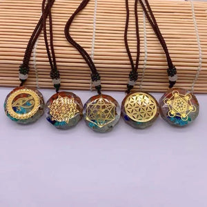 Retro Seven Wheel Stone Crystal Necklace Charm Resin Sweater Chain