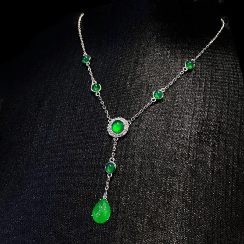 Chinese Style Hetian Chalcedony Necklace Charm Green Pendant Ladies Jewelry