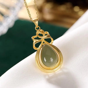 Hetian Green Chalcedony Teardrop Pendant Necklace Chinese Style