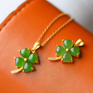 Hetian Jade Lucky Grass Pendant Necklace Chinese Retro Palace Craft Jewelry
