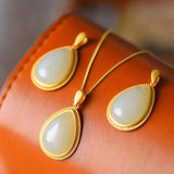 Natural Hetian chalcedony drop-shaped pendant necklace