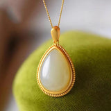 Natural Hetian chalcedony drop-shaped pendant necklace