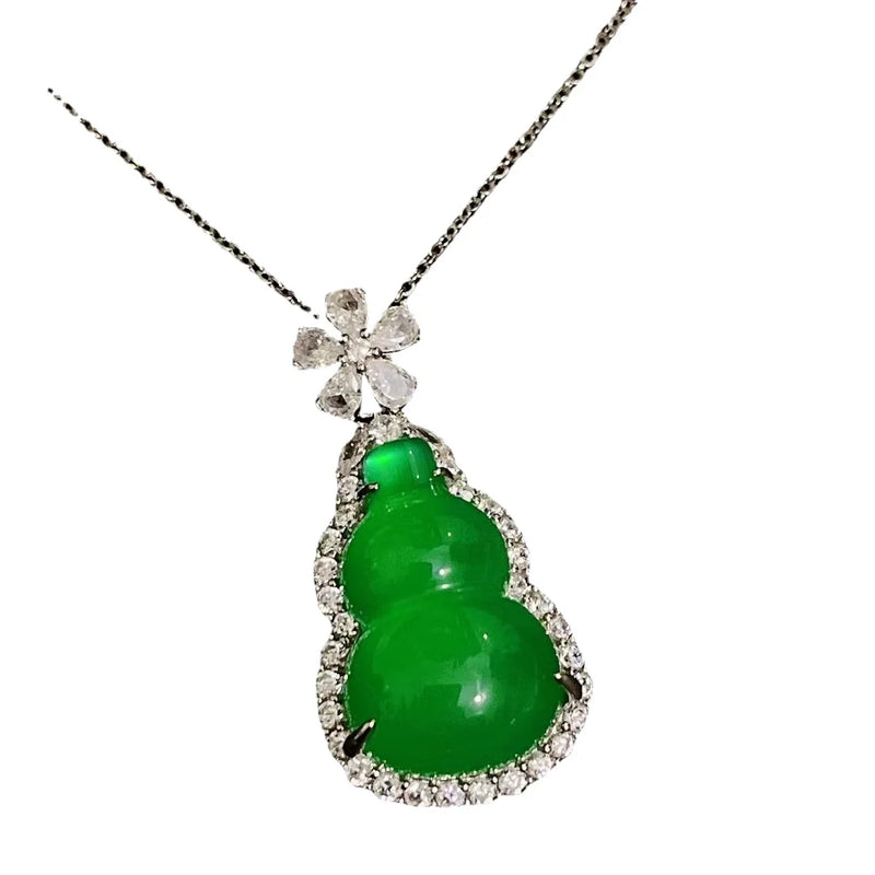 Natural Green Agates Gourd Pendant Necklace