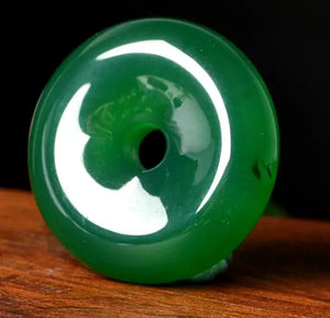 Green Chalcedony Ice Type Safe Buckle Pendant