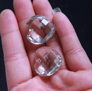 Engraved Face Heart-Shaped Crystal Pendant Manufacturer
