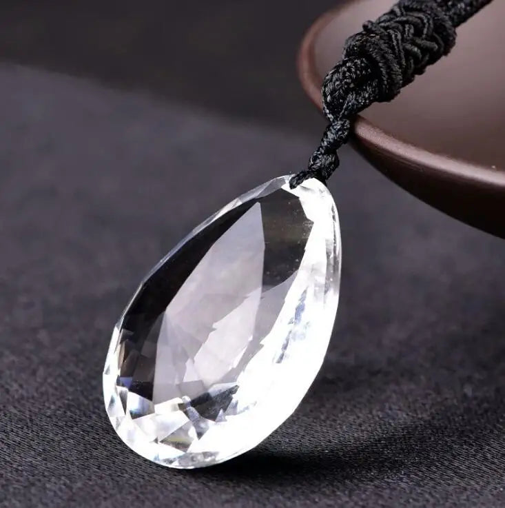 Heart-shaped Engraved Crystal Pendant Necklace