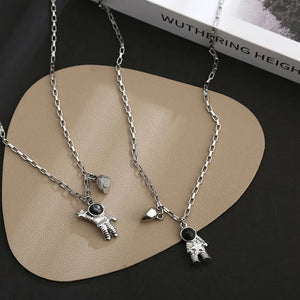 Couple Astronaut Pendant Necklace Magnet Heart Choker