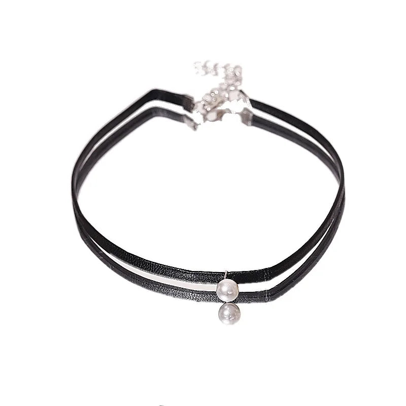 Short Pearl Choker Necklace for Women