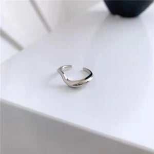 Adjustable Ring with Cold Wind Irregular Curved Wave Pattern