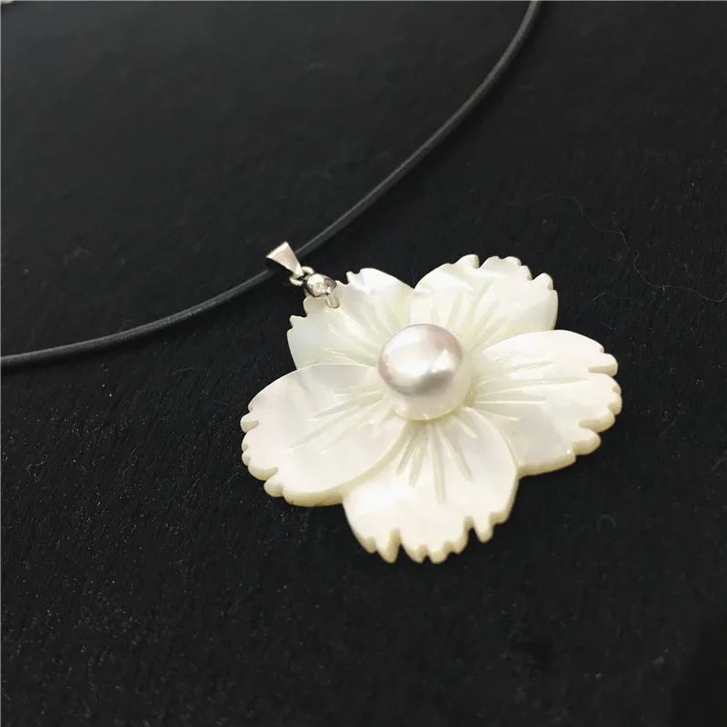 Sea Shell Tibetan Silver Necklace with Flower Pendant