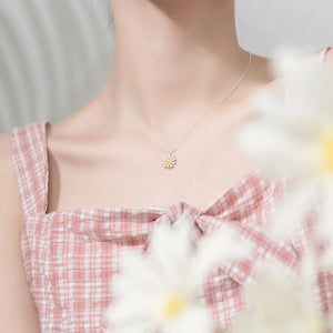 Silver Daisy Flower Necklace Adjustable Chrysanthemum Pendant