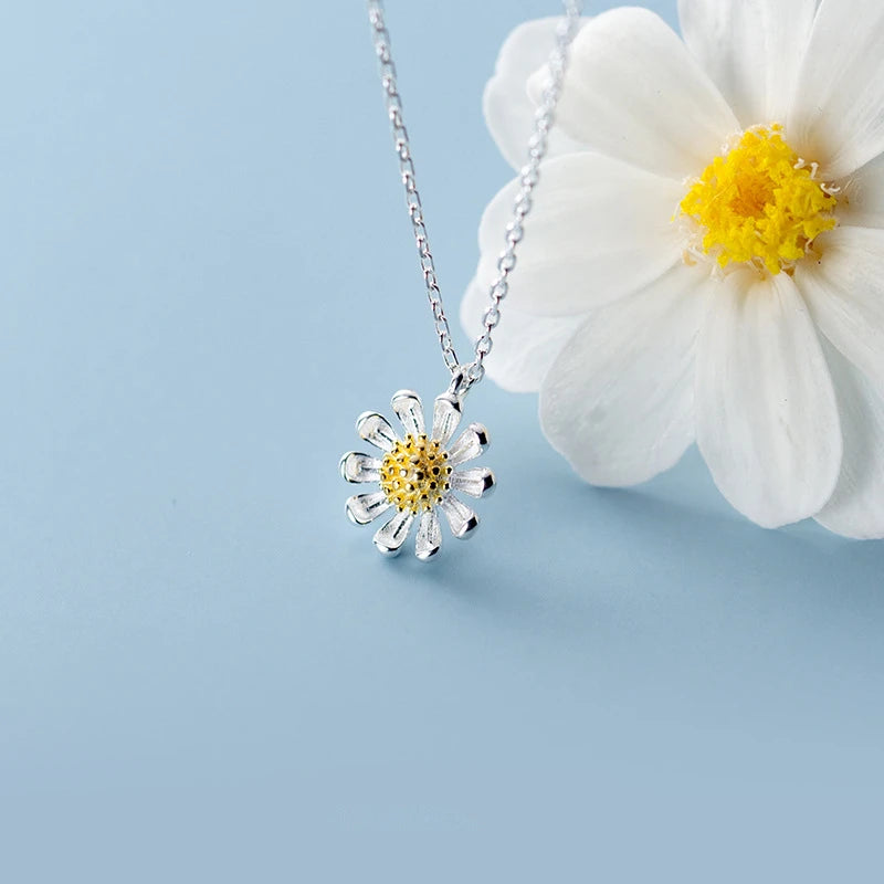 Silver Daisy Flower Necklace Adjustable Chrysanthemum Pendant