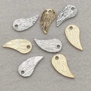 200x Brass Feather Charm Pendants for Jewelry Making