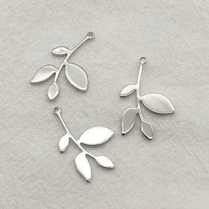 Brass Leaves Charm Pendant 100pcs for Necklace Earrings DIY