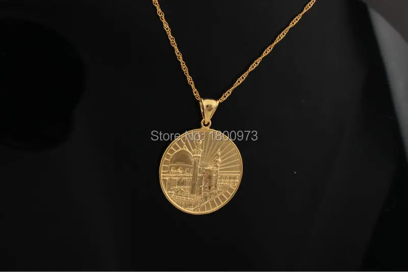 Vintage 18K Taj Mahal Pendant Necklace